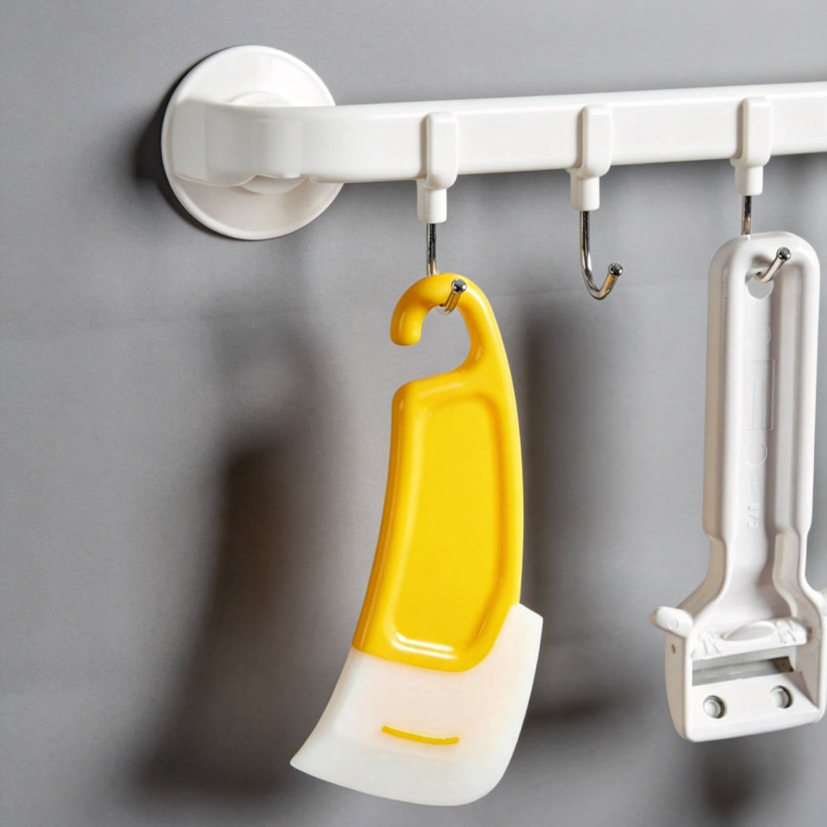 Multi-Purpose Kitchen Scraper